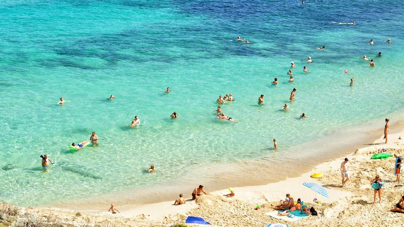 Horor na Malorke Turistku vo vode nieco napadlo