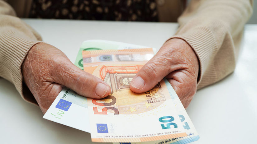 Ludia co si sporia na dochodok su investori