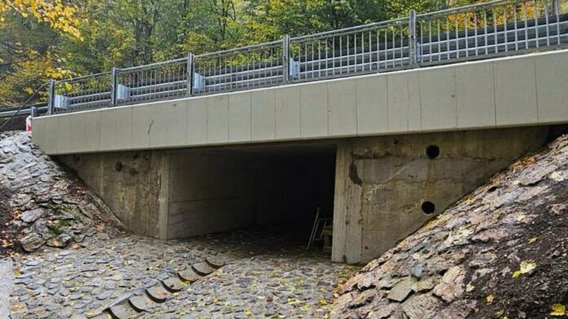 Na ceste medzi Budmericami a Ruzindolom opravuju most ratajte s obmedzeniami