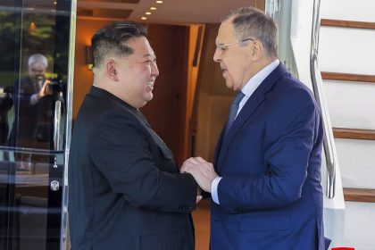 ONLINE Kim ubezpecil ze bezpodmienecne podporuje Rusko vo vojne na Ukrajine Lavrov hovori o nepremozitelnom bojovom bratstve