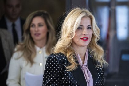 Progresivci vyzyvaju Simkovicovu aby odvolala Petru Flach