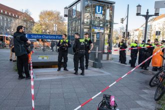 Vojna gangov alebo nahodne utoky Berlin chce zakazat noze
