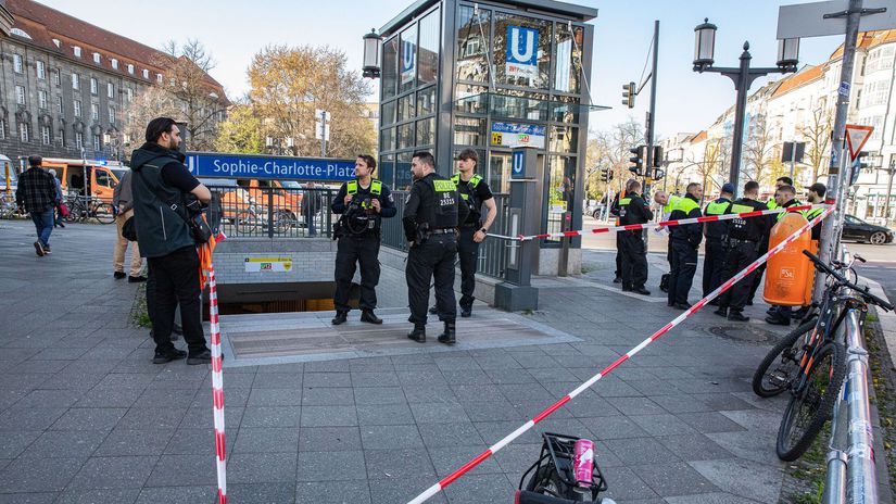 Vojna gangov alebo nahodne utoky Berlin chce zakazat noze