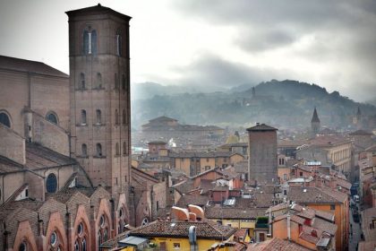 Bologna Cervena tucna a vzdelana Mesto kde nevaria bolonske spagety