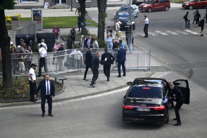 Ci je premier zivy alebo mrtvy je jedno tvrdi Zabojnik Zlyhala ochranka