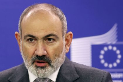 Lidri Armenka a Azerbajdzanu podpisali mierovu dohodu v USA