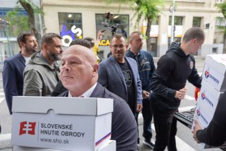 SHO podalo ustavnu staznost na prezidenta kvoli referendu o sankciach voci Rusku