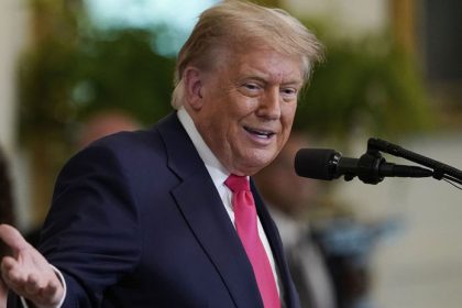 Sud zrusil Trumpovi pokutu v stamilionoch dolarov