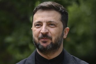 Szijjarto vyzval Zelenskeho aby prestal s hrozbami Prezident reagoval pobavene