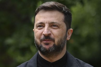 Szijjarto vyzval Zelenskeho aby prestal s hrozbami Prezident reagoval pobavene