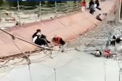 Tragedia v priamom prenose Na visutom moste zahynulo pat turistov