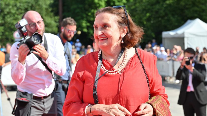 Vycermap Eva Holubova nasla pokoj v kupeloch