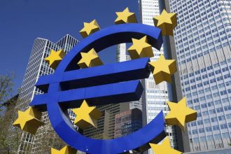 Fialovi sa euro nepozdava no chce ho pre Cechov
