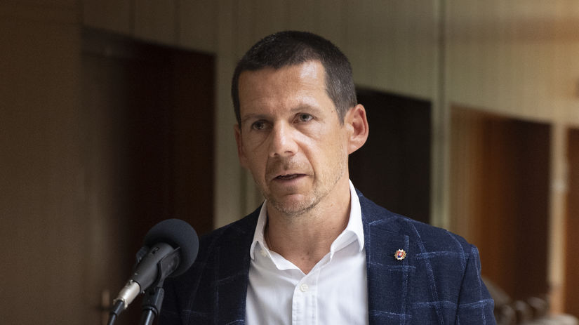 Holeckova ma noveho asistenta byvaleho policajneho prezidenta