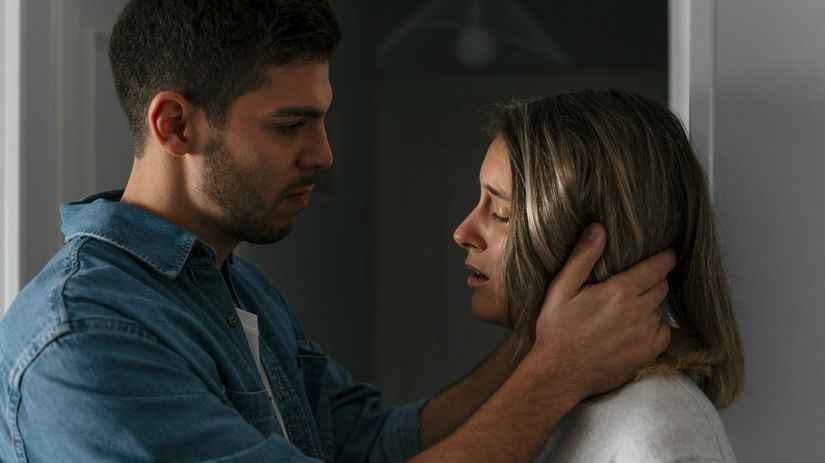 Miluju hadky a intrigy Tieto znamenia maju napatie v krvi