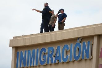 Na imigracnom urade v Dallase sa strielalo