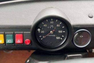 Trabant 601 S de Luxe Na predaj bakelitova legenda s 9 km