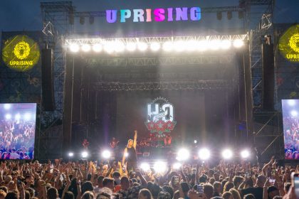 Upruzenie 2025 prekonalo ocakavania Dazd divoky rap a legendarne reggae roztancovali Zlate piesky