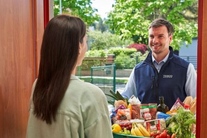 Uz 80 procent domacnosti si moze objednat potraviny domov Tesco Online nakupy su dostupne aj na Orave Zempline a strednom Slovensku