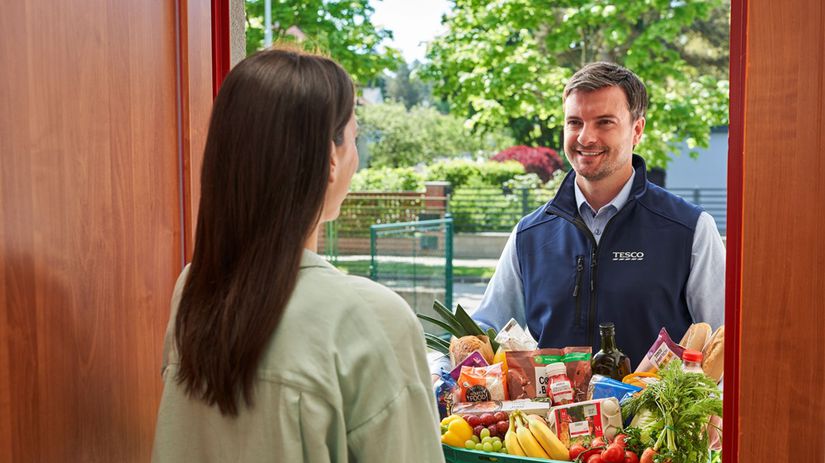 Uz 80 procent domacnosti si moze objednat potraviny domov Tesco Online nakupy su dostupne aj na Orave Zempline a strednom Slovensku