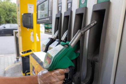 Vyssie ceny pohonnych hmot motoristi siahnu hlbsie do vrecka