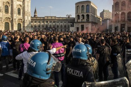 Cechov boli prehra v Milane dvojnasobne Brutalny zasah policie voci fanusikom Slavie Sialene vytlacili ich a mlatili