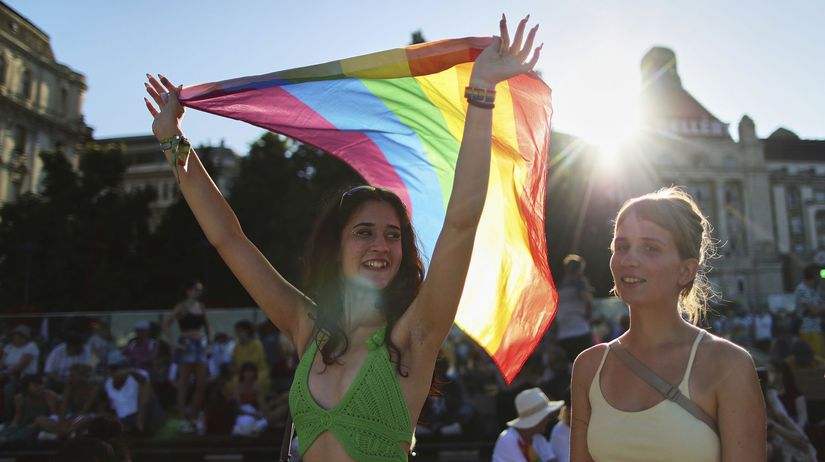 Na zakazany Pride v Pecsi prislo 8000 ludi