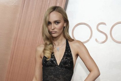 Nezna blondinka je prec Dcera Johnnyho Deppa zmenila imidz