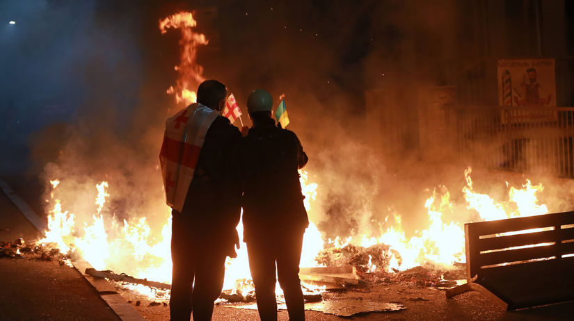 Statny prevrat obliehanie palaca zatykani a hrozba opozicii v Gruzinsku