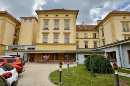 Uraky od ucitelov a napatie Ziaci z Levoce v ciernom