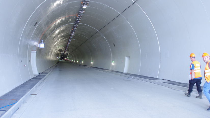 Vianocny darcek pre motoristov Tunel Visnove otvoreny po 27 rokoch