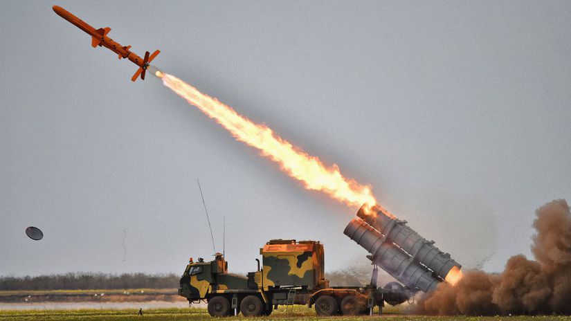 Zelenskyj po porade velenia Utoky v Rusku sa rozsiria