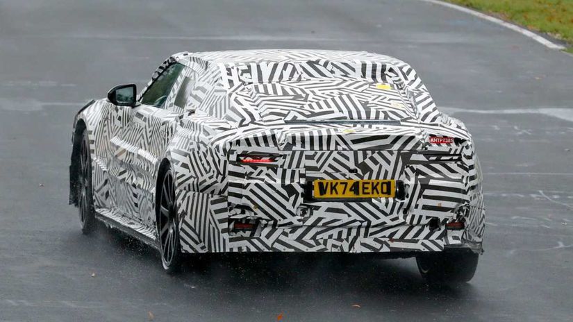 Jaguar Kontroverzne GT hlasi odklad premiery