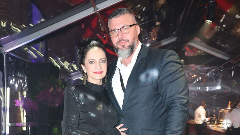 Lucie Bila ma jasny nazor na plastiky