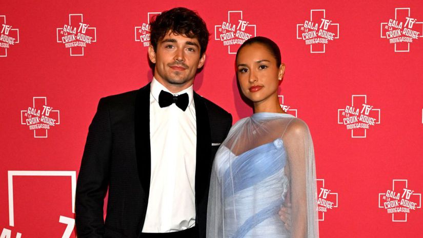 Najsexi pilot F1 Charles Leclerc poziadal o ruku