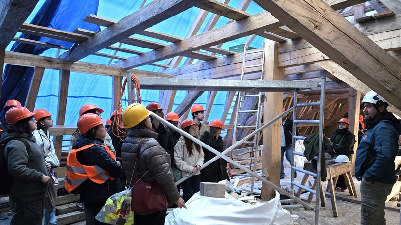Nevidana oprava historickej strechy na Slovensku