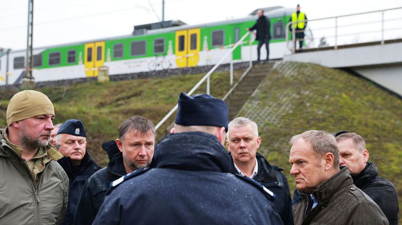 Obvineni zo sabotaze v Polsku utiekli do Bieloruska Sikorski slubuje odvetu Na kriticku infrastrukturu nasadili 10 tisic vojakov