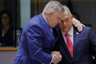 Pomohol Orban v USA aj Ficovi