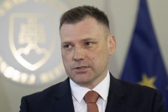 Taraba pomaha oligarchom a ohrozuje miliony eur tvrdia progresivci Minist berie o hoaxoch a bludoch