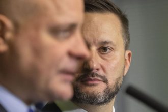 Vallo dal zamestnancom volno na 17 novembra Droba nie a povedal aj preco