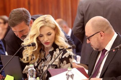 minister nie je najlepsie platenou funkciou v rezorte podriadeni zarobili viac ako ich sefovia