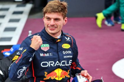 Fatalna chyba sefov McLarenu Verstappen triumfoval v Katare