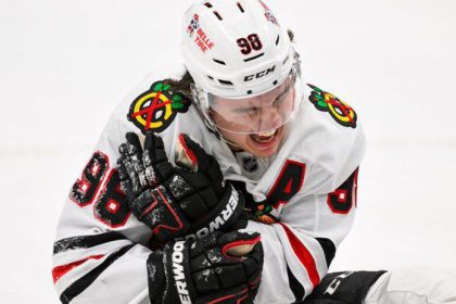 Smola pre zazracneho chlapca NHL Nestastne buly a bolestivy odchod Bedarda z ladu