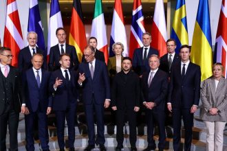 Trump po Berlina hlasi optimizmus Kyjev cakaju silne zaruky vratane 800 tisicovej armady