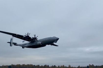 V Rusku sa zrutil obrovsky vojensky transporter pocas skusky