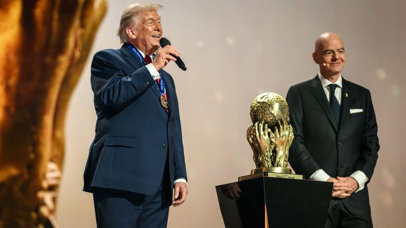Britski politici ziadaju FIFA aby konala