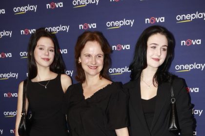 Jindriska z Peliskov ziarila na premiere Ukazala dcery a hra v drsnej kriminalke