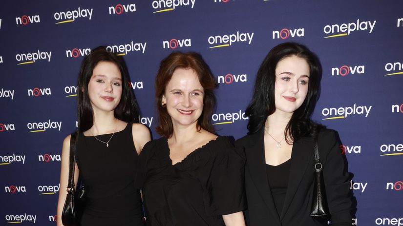 Jindriska z Peliskov ziarila na premiere Ukazala dcery a hra v drsnej kriminalke