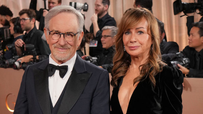 Manzelku nechal doma Spielberg bol na Zlatych globoch s inou zenou