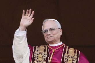Papez Lev XIV Potrebujeme mierove projekty nie zbrane